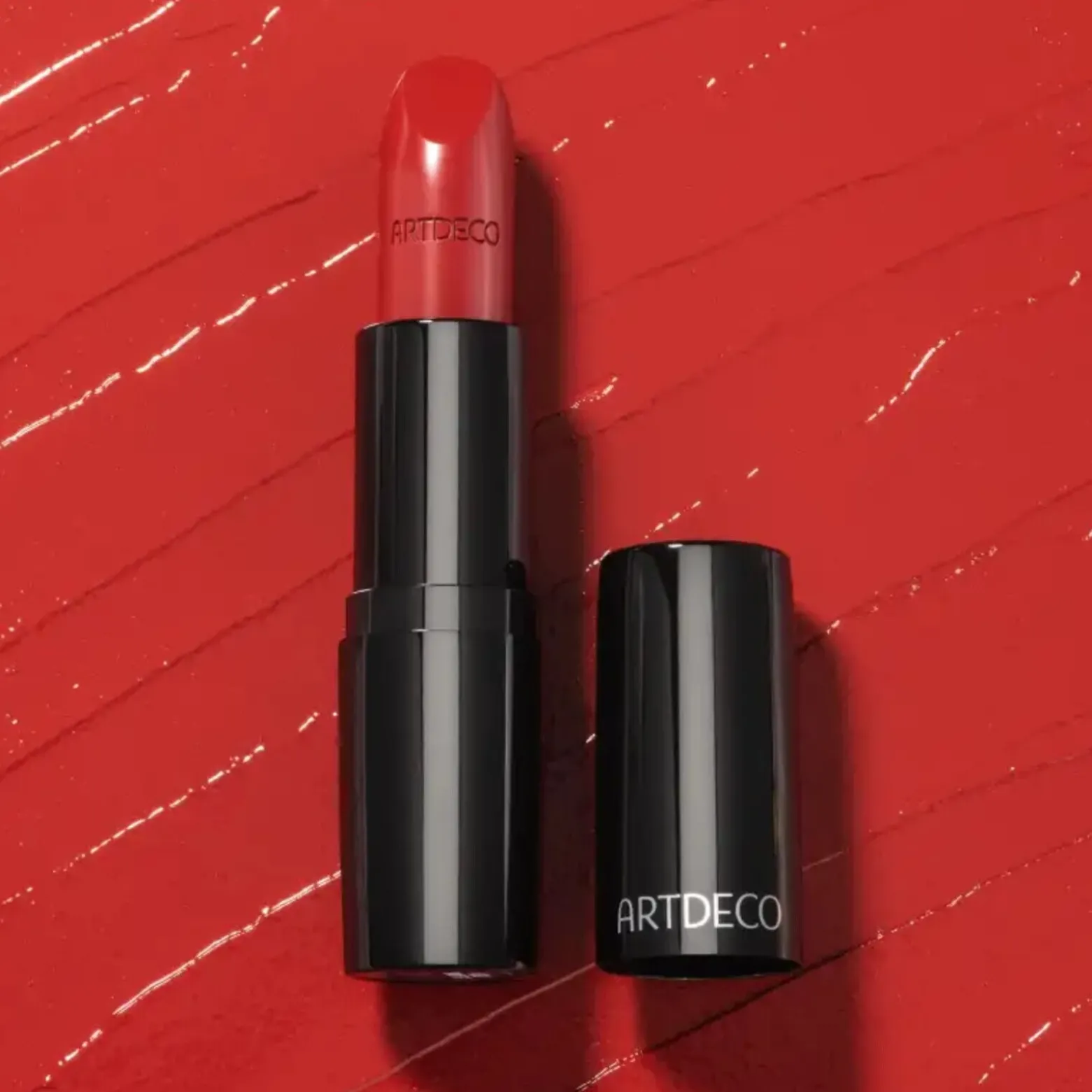 Artdeco Perfect Color Lipstick 806 ARTDECO RED 4g (0.14oz)