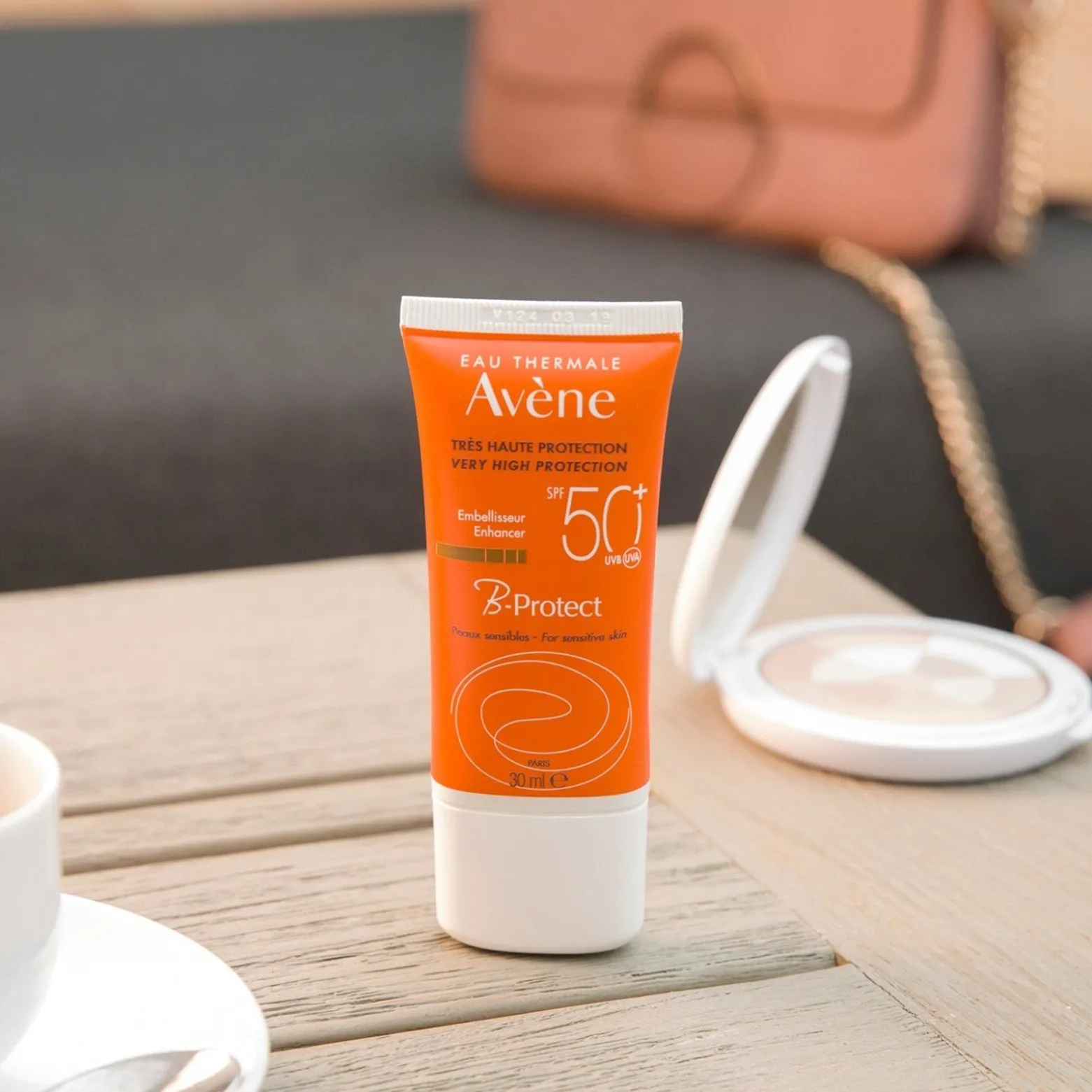 Avène Sun Very High Protection B-Protect Enhanceur SPF50+ Sunscreen 30ml (1.01floz)