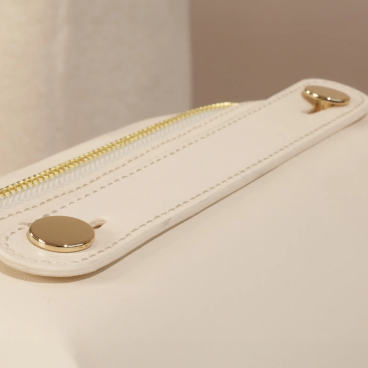 Care to Beauty Necessaire