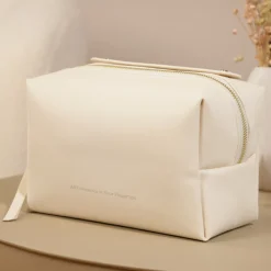 Care to Beauty Necessaire