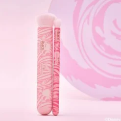 essence Disney Alice in Wonderland Eyeshadow Blender Brush 01 You're My Cup Of Tea