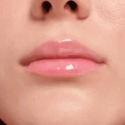 essence Disney Alice in Wonderland Plumping High-Shine Lipgloss 02 Purrfect Smile 4ml (0.13floz)