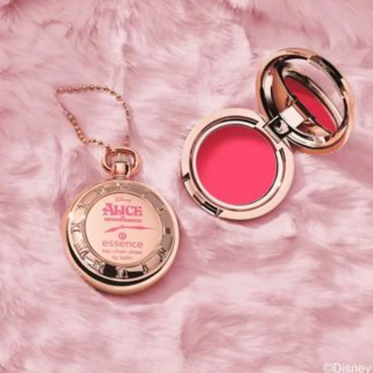 essence Disney Alice in Wonderland Key Chain Sheer Lip Balm 01 Late But Cute 1.35g (0.04oz)