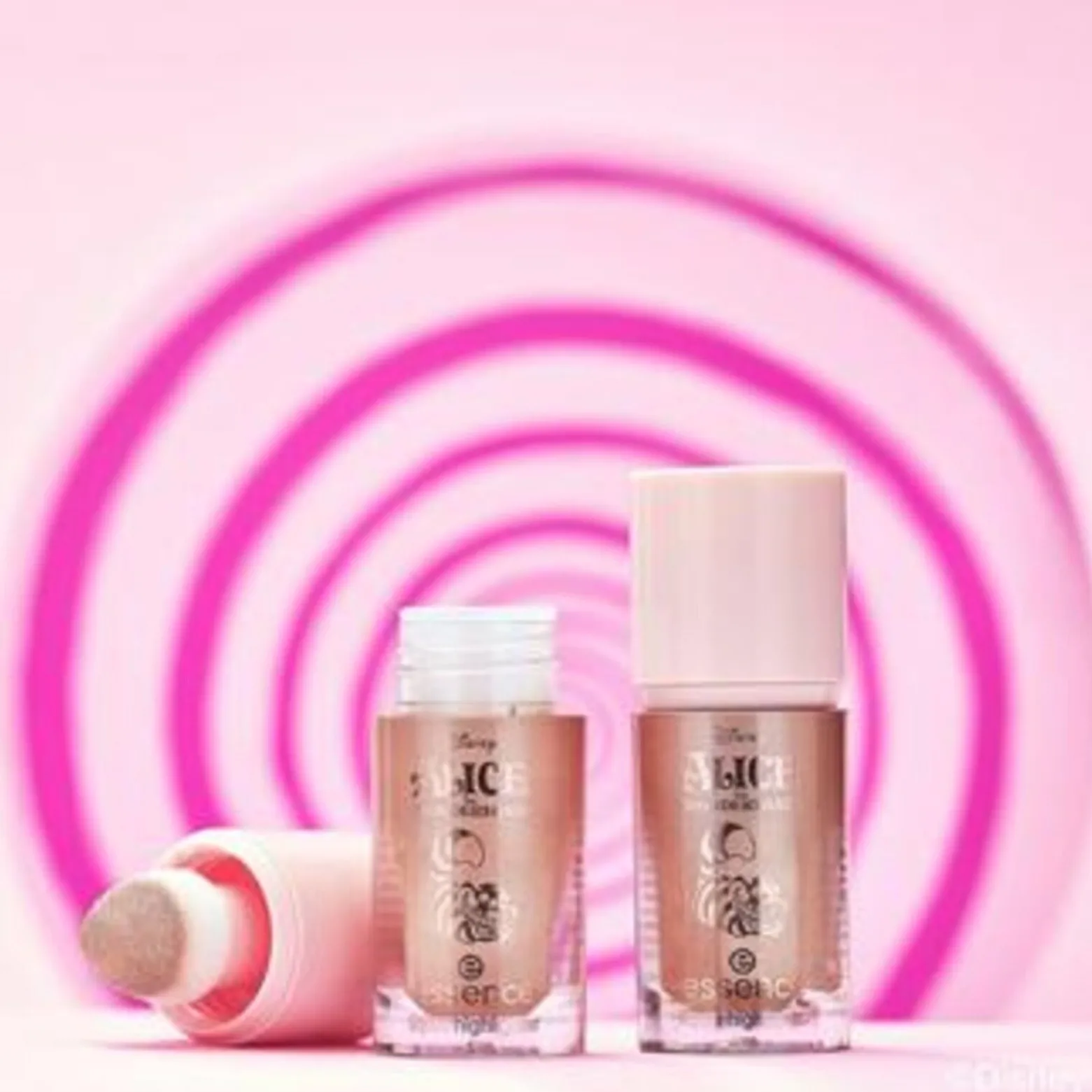 essence Disney Alice in Wonderland Liquid Highlighter 01 Grin & Glow 4ml (0.13floz)