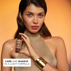 Eveline Cosmetics Celebrity Skin 4-in-1 Multitasking Glow Booster 02N Universal Tan 30ml (1.06floz)