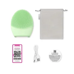 FOREO LUNA™ 4 2-In-1 Smart Facial Cleansing & Firming Device Balanced Skin Combination Skin