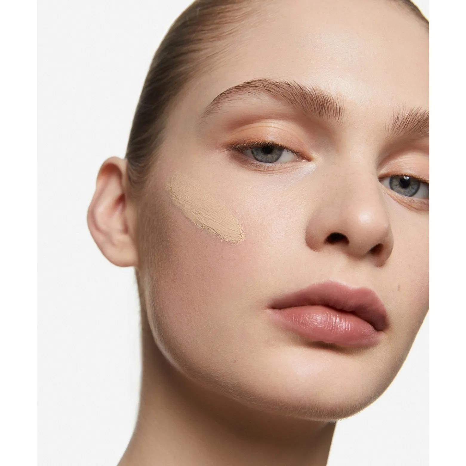 Inglot Skin Focused Care Face Foundation SPF50+ 302 Ivory Beige 30ml (1floz)