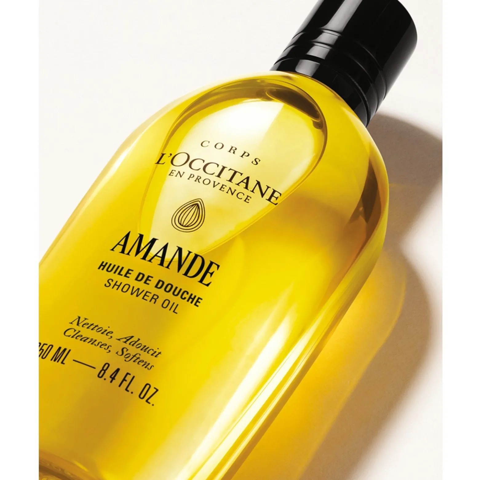 L'Occitane Almond Softening Shower Oil 250ml (8.4floz)